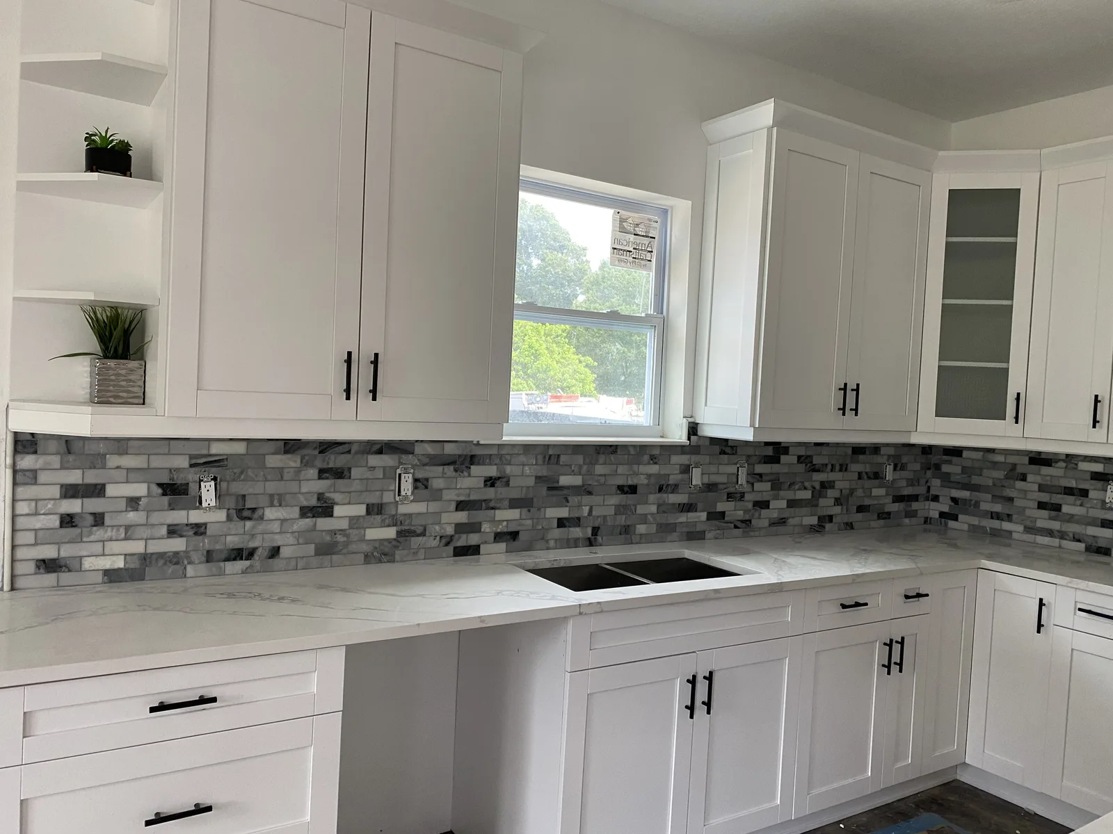 Kitchen backsplash tile area