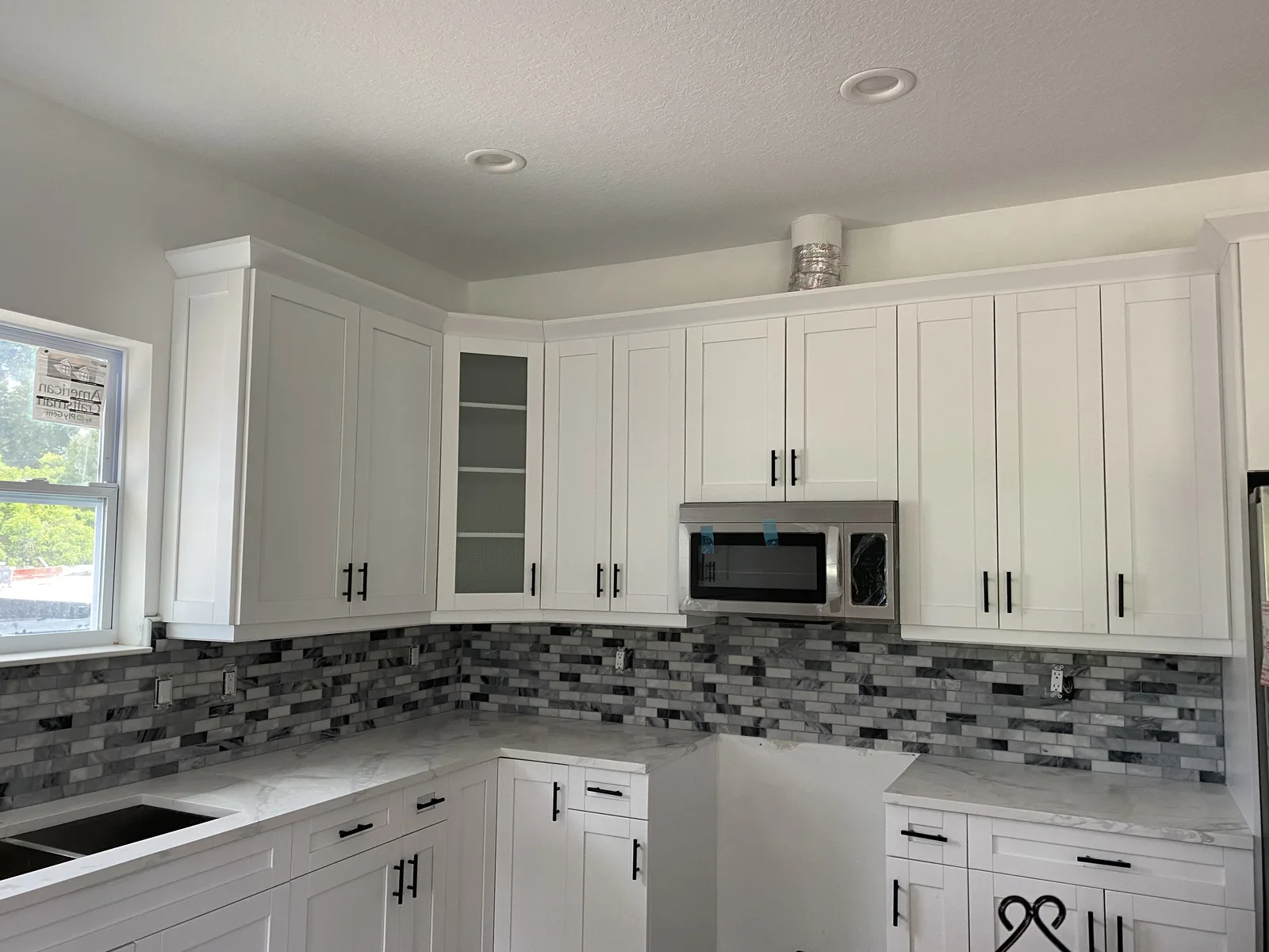Kitchen stove and microwave area